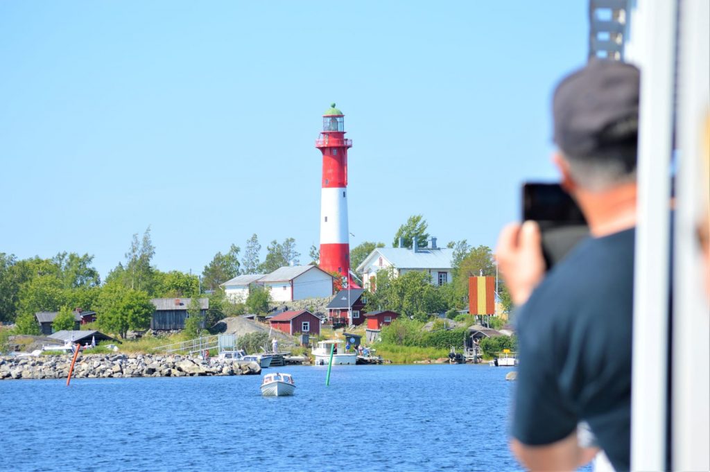 Both tourists and locals want to visit this popular Tankar island.